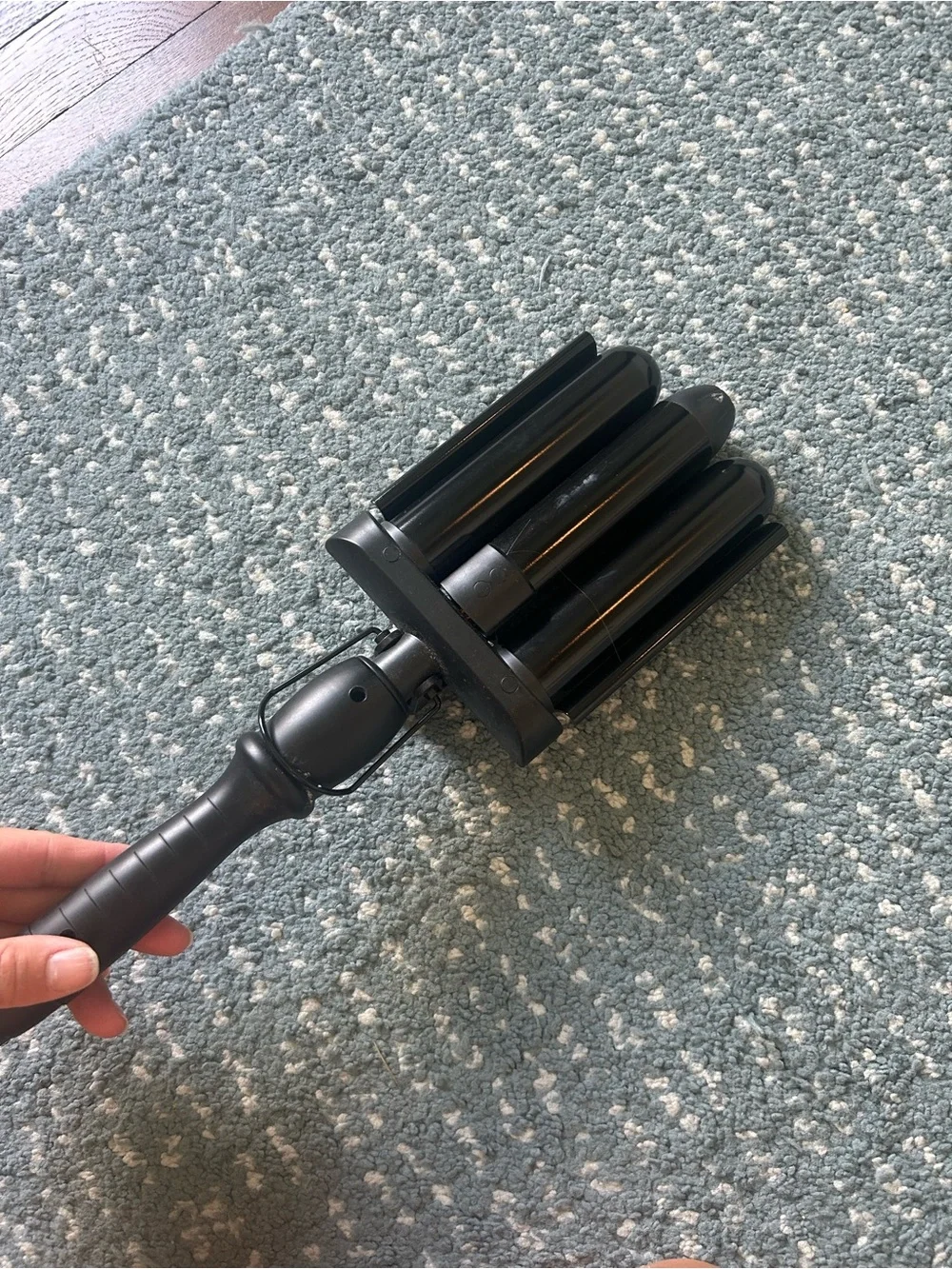 amika Triple Barrel Waver - Black
